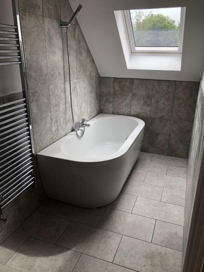 Hamilton Arms Suites Midhurst Eksteriør billede