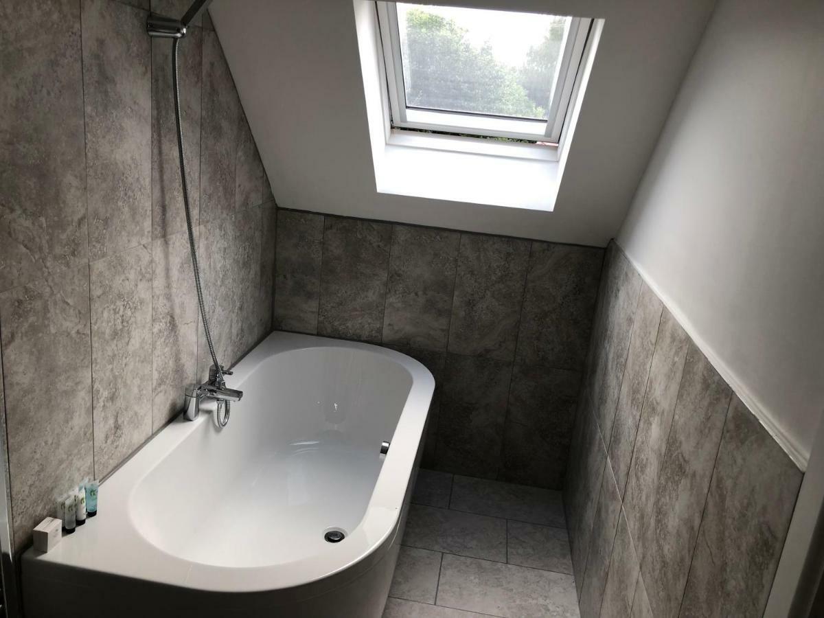 Hamilton Arms Suites Midhurst Eksteriør billede